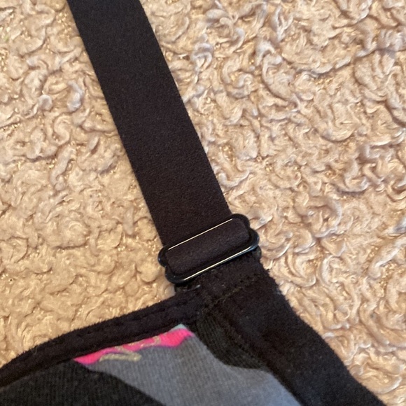 VICTORIA’S SECRET VSX 34B Sports Bra - Picture 6 of 9